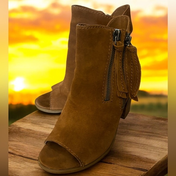 Dolce Vita Open Toe Suede Size Zip Bootie With Block Heel. - Picture 2 of 5